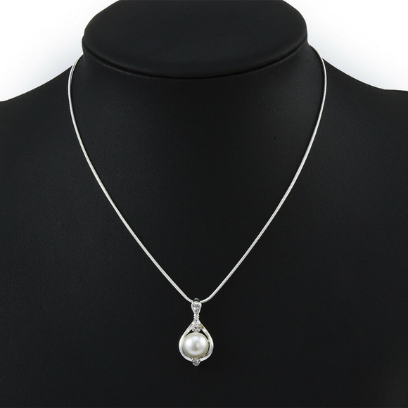 Jewelry - 925 Sterling Silver Crystal Pearl Pendant Necklace
